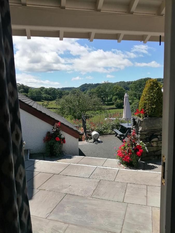 The Brown Horse Inn Winster  Eksteriør billede